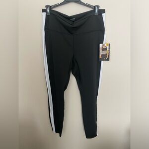 NWT! Black and White Avia Court Leggings